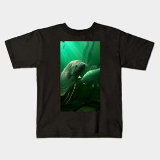Green fish in the water Kids T-Shirt